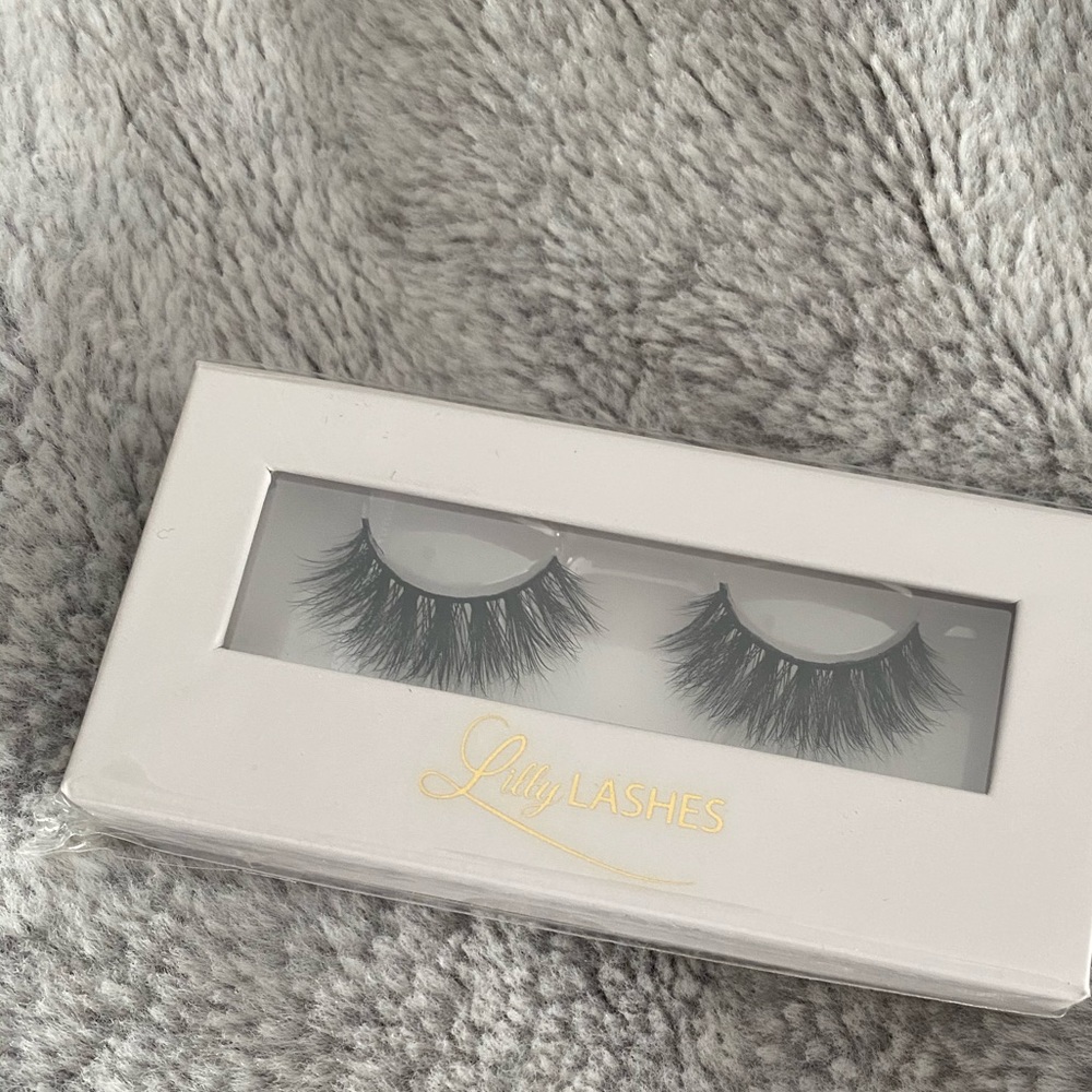 Lilly lashes
